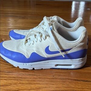 Nike women Air Max white/Persian Violet